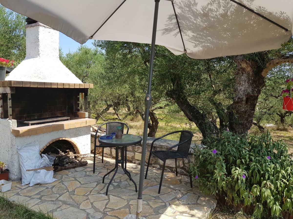 Villa Zoi Méson Yerakaríon Exterior foto