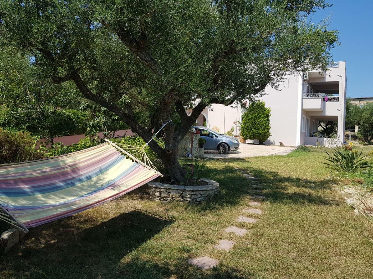Villa Zoi Méson Yerakaríon Exterior foto